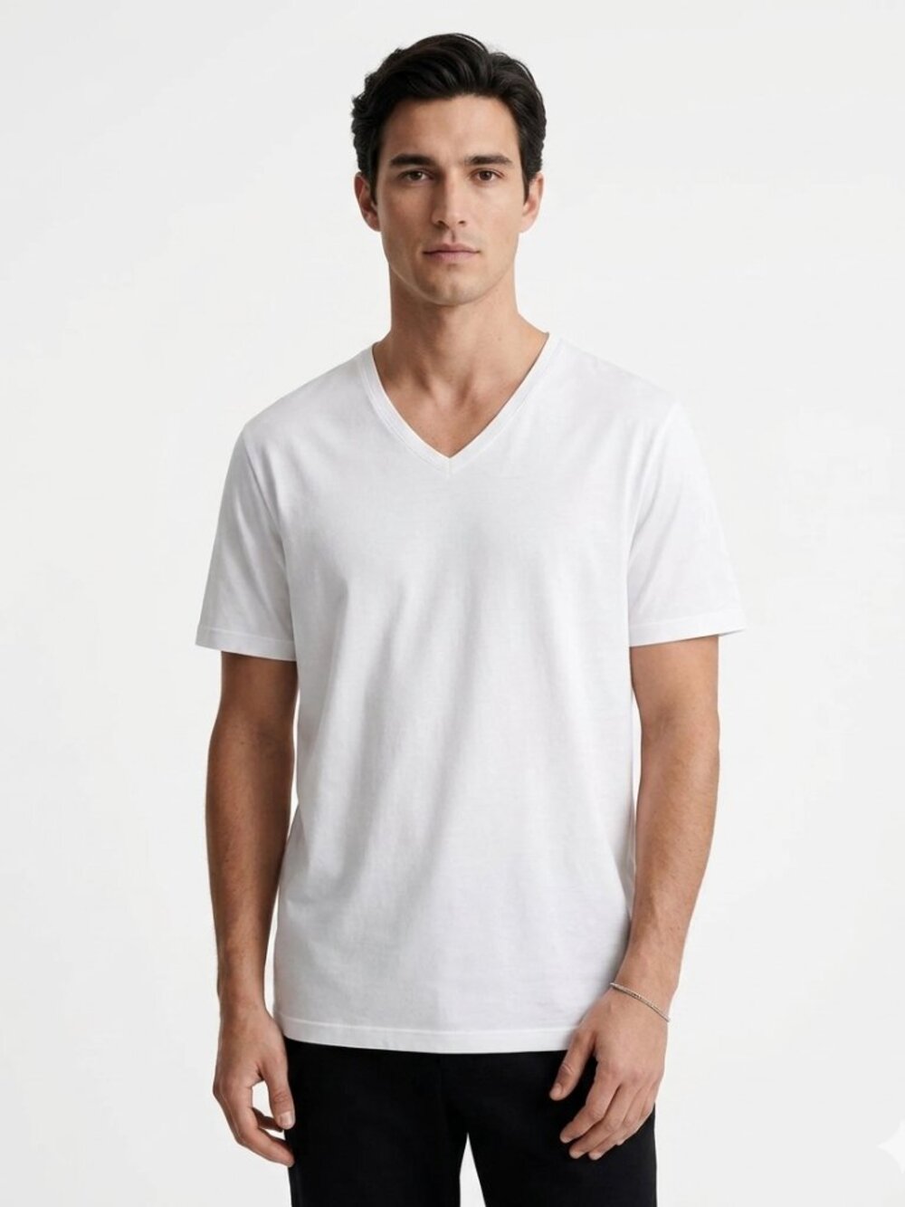 NWOT EMPORIO ARMANI UNDERWEAR MEN'S BASIC V-NECK T-SHIRT IN WHITE - L
